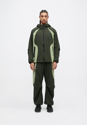 TECH PRO JACKET - Vindjakke - sequoia/oil green/black