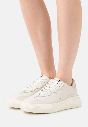 Tenisky - warm white/gold