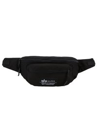 Svart stoff fanny pack med et strømlinjeformet design, som har ett hovedrom med glidelås, en frontlomme og et vevd logomerke.
