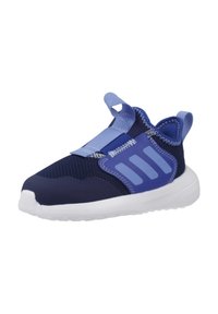 Zapatilla deportiva azul con parte superior de malla, acentos azules contrastantes, tiras elásticas y una suela de plataforma blanca. Presenta costuras texturizadas.