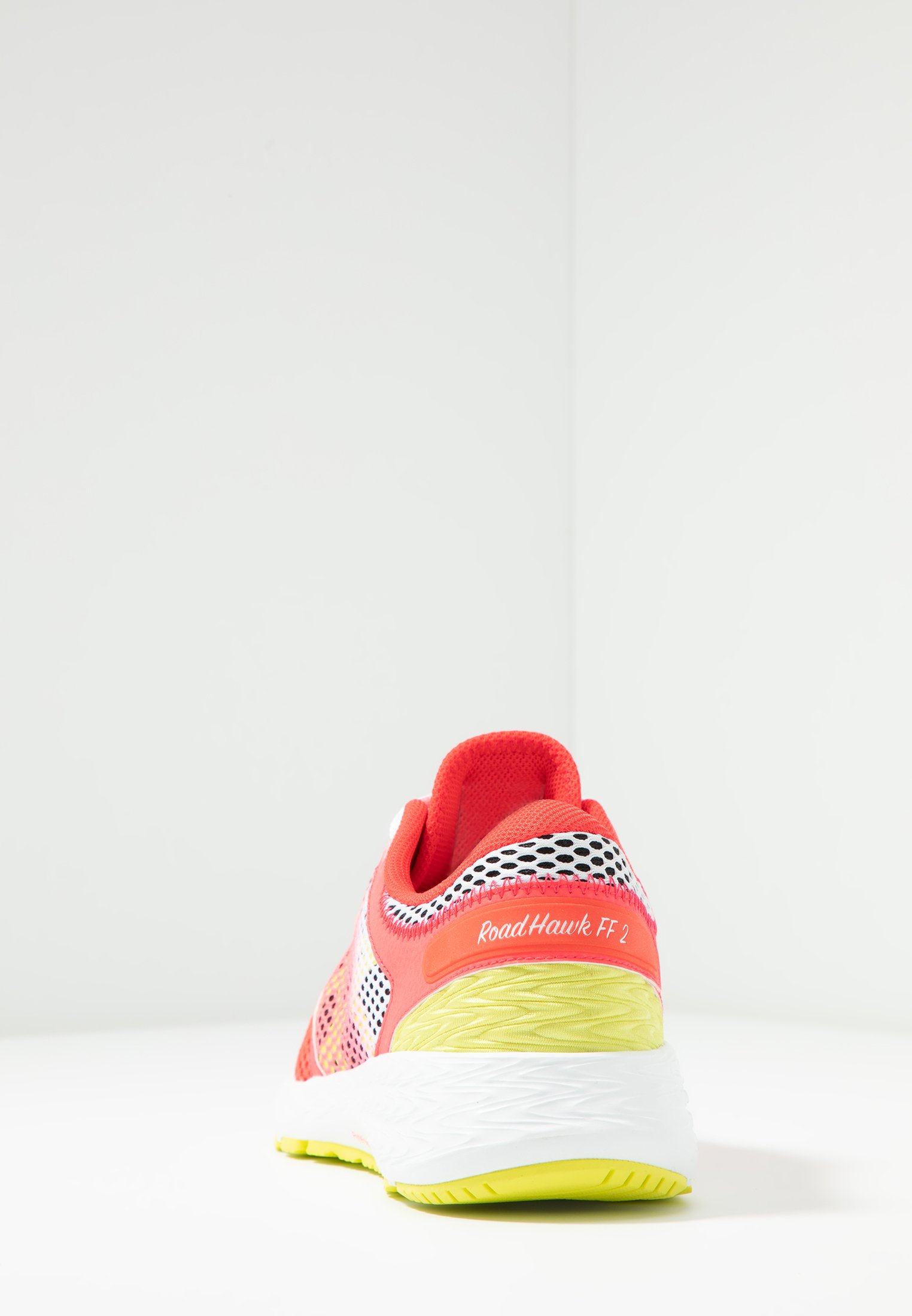 zalando asics roadhawk