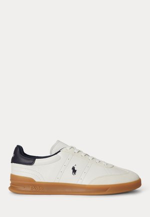 Polo Ralph Lauren, HERITAGE AERA LEATHER-SUEDE SNEAKER UNISEX - Sportcipő - deckwash white/navy