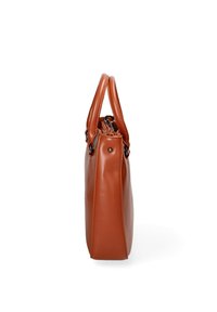 Borsa a tracolla in pelle marrone con un design strutturato, texture liscia, doppi manici e un accento metallico sul lato.