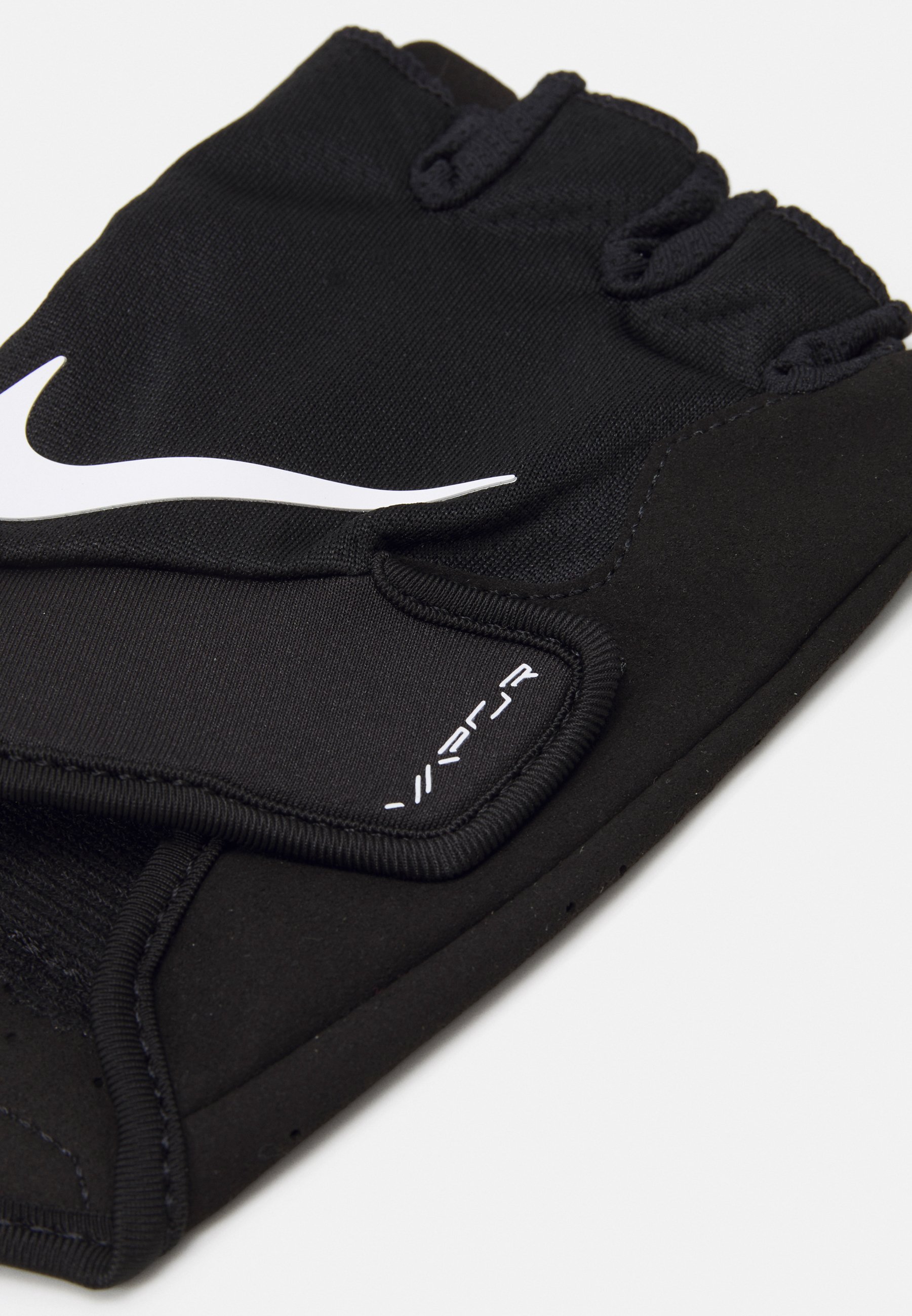 nike fundamental training gloves