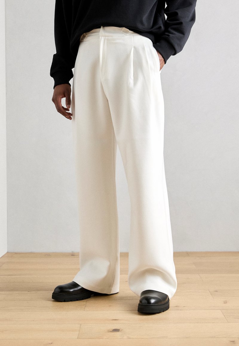 Heathe ALTO TROUSERS - Kalhoty - white