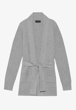 Grå ribbestrikket cardigan med sjalskrage, frontlås med knytning og to frontlommer. Myk strikketekstur med lange ermer.