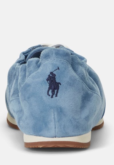 Polo Ralph Lauren THE SUEDE PONY BALLERINA TRAINER - Tenisky - bluebell
