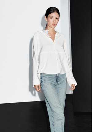 Massimo Dutti STAND COLLAR WITH FRONT SEAM - Button-down blouse - beige