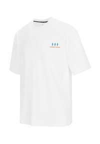 Witte T-shirt met korte mouwen met kleine blauwe zeepaard-iconen en oranje tekst "zomerse bries" op de linkerborst.