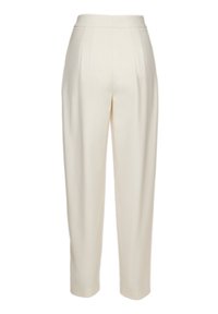 Nem kiválasztott, cream