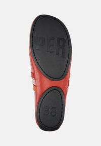 Camper RIGHT NINA - Ballerine con cinturino - hellrot