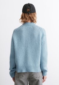 Marc O'Polo DENIM BUTTONS - Adīta jaka - light blue melange