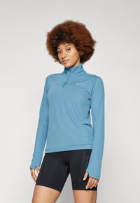Nike Performance - DRI-FIT PACER - Langarmshirt - smokey blue/reflective silver Thumbnail-Bild 1