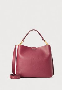 Geantă de mână din piele colorată în nuanțe de fructe de pădure, cu o textură structurat, având o siluetă curbată, un mâner scurt și o curea de umăr detașabilă.