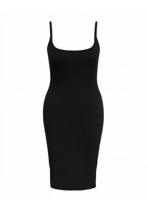 Czarna, prążkowana sukienka midi na cienkich ramiączkach, z kwadratowym dekoltem i dopasowanym fasonem, który sięga tuż nad kolano.