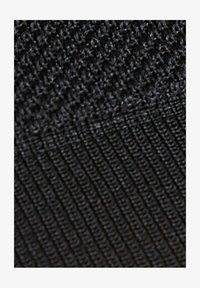 Sélectionné, black