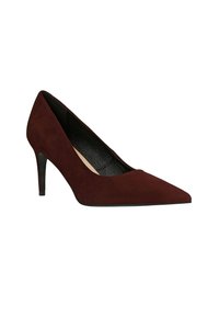 Bordeaux suède hoge hakken pump met een spitse neus en een slanke zwarte hak. Glad textuur met een klassieke silhouet.