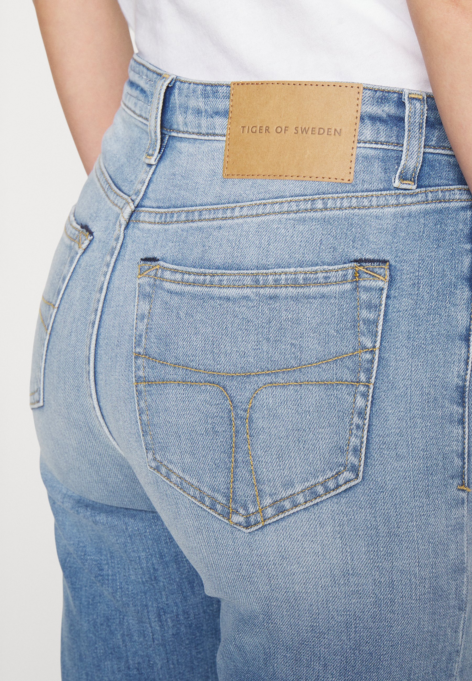 Sweden AZE - Relaxed fit jeans - light 