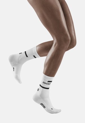 CEP THE RUN COMPRESSION SOCKS MID CUT WOMEN - MADE IN GERMANY - Sports socks - white