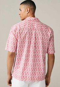 Next LINEN BLEND PRINTED SHORT SLEEVE .  - REGULAR FIT - Hemd - pink