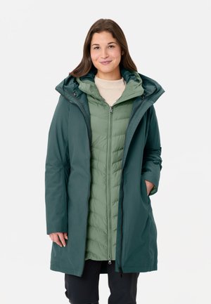 Groene gelaagde parka met een rits aan de voorkant, een puffy binnenvoering en capuchon. Glad buitenstof, twee handzakken en een gevormde zoom.