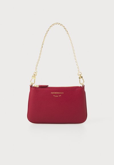 Emporio Armani DEA CERVO MULTIPOCKET SET - Kabelka - vino/tempesta