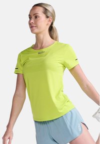 2XU LIGHT SPEED TEE - Sports T-shirt - volt black reflective