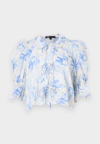 Lekka, kwiecista bluzka z niebieskim kwiatowym wzorem na kremowym tle, z bufkami na rękawach i ściągaczem w pasie.
