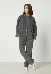 American Vintage Hlače - grigio