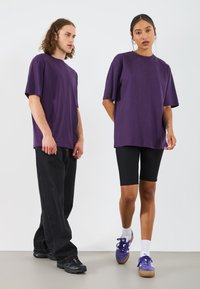 Thumbnail Image 4