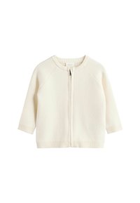 Crème-kleurige gebreide babycardigan met een ronde halslijn, ritssluiting en geribde manchetten en zoom. Heeft raglanmouwen.