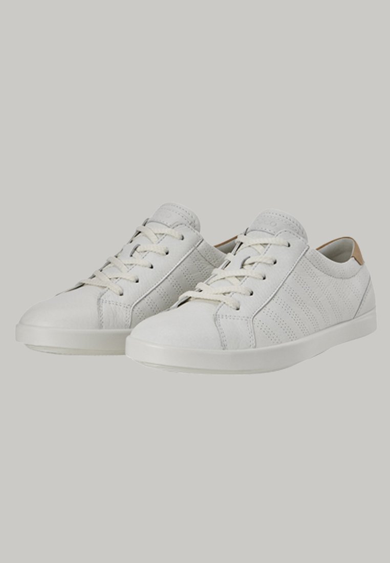 white sneakers ecco