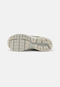 Nike Sportswear Baskets basses - olive