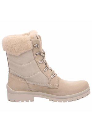 Beige Knöchelstiefel aus Wildleder und Textil mit einem Kunstfellbund, ausgestattet mit Metallösen, Schnürsenkeln und einer robusten Gummisohle.