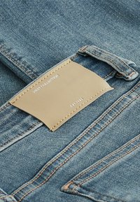 Next TALL - Liibuvad teksad - smoky blue