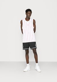Jordan Top - white/gym red