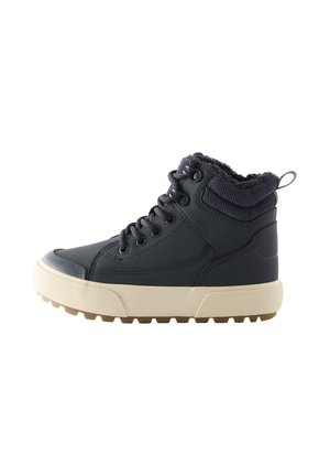 Hohe Sneaker aus dunkelgrauem Synthetikmaterial mit strukturiertem Kragen, cremefarbener Gummisohle und Schnürdesign.