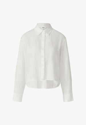 Camicia bianca accorciata con design a bottoni, maniche lunghe e una texture in cotone morbido. Presenta un colletto classico e una vestibilità su misura.