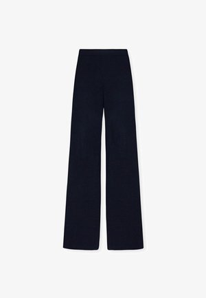 Pantalones de pierna ancha en color navy, confeccionados con una tela suave y con una cinturilla elástica. Presentan una textura lisa y líneas limpias, sin patrones o acentos visibles.
