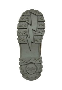 Semelle de chaussure en caoutchouc avec des crampons profonds, un motif d’éclair central, des clous triangulaires texturés et un logo circulaire indiquant "Buffalo" en taille 38.