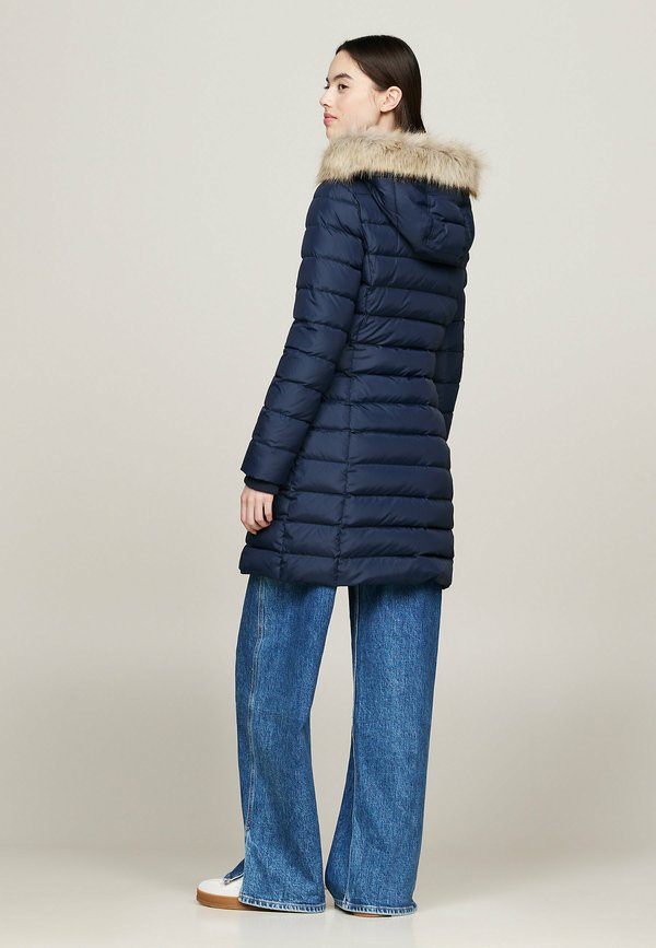 ESSENTIAL HOODED  - Down coat4
