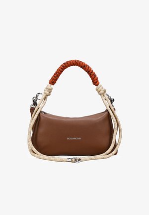 Bolso de mano de cuero marrón con la marca "BOSANOVA", con asas trenzadas de cuerda blanca y naranja con cierres metálicos plateados.