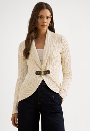 BUCKLE-TRIM CABLE SHAWL-COLLAR CARDIGAN - Kardiganas - mascarpone cream