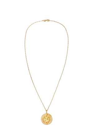 Collier délicat en chaîne d'or avec pendentif rond présentant un design en relief d'une femme versant de l'eau, symbolisant le signe du zodiaque Verseau.