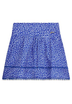 Niebieska spódnica z drobnym białym kwiatowym wzorem, szerokim paskiem w talii, wielowarstwowym krojem i ozdobną koronką na dole.