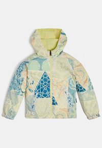 Lekka kurtka z kapturem, z projektowaniem w patchworkowym stylu w pastelowych kolorach, z różnorodnymi geometrycznymi wzorami oraz zapięciem na zamek z przodu.