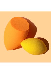 Thumbnail Image 10
