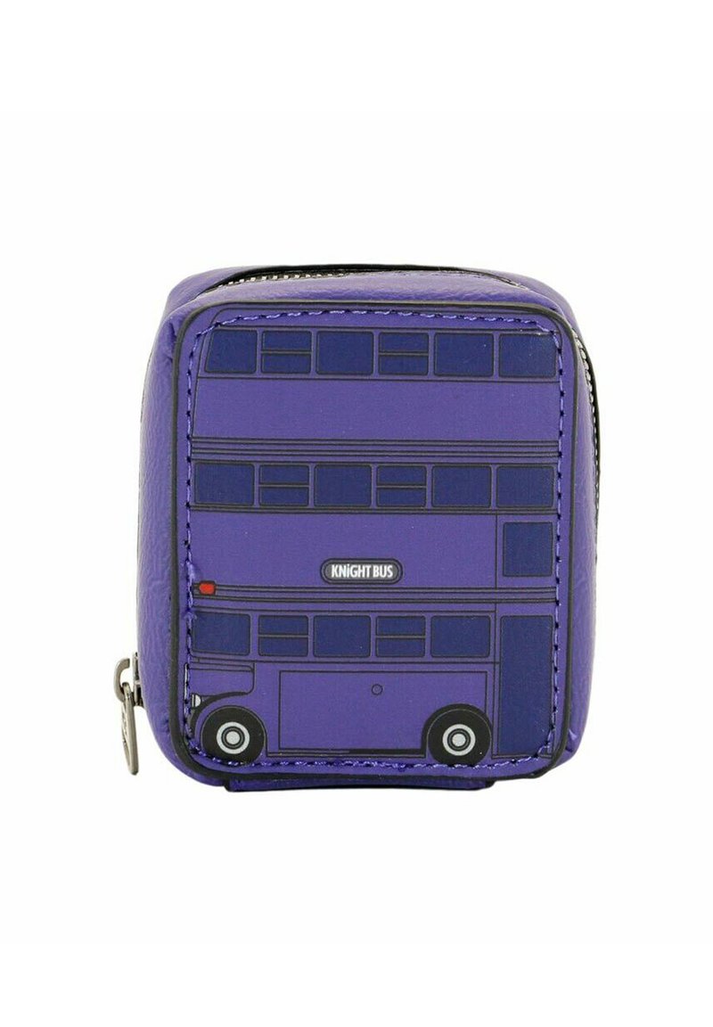 Cartera morada con cremallera que presenta un diseño de un autobús de dos pisos con la etiqueta "KNIGHT BUS", superficie plana y textura suave.