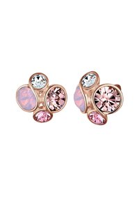 Roze-gouden oorbellen met een cluster van vijf multifacetten kristallen in roze en blauwe tinten, met gladde, ronde vormen en een gepolijste afwerking.