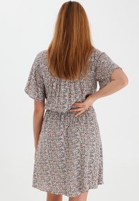 b.young BYMMJOELLA - Robe de jour - multi coloured